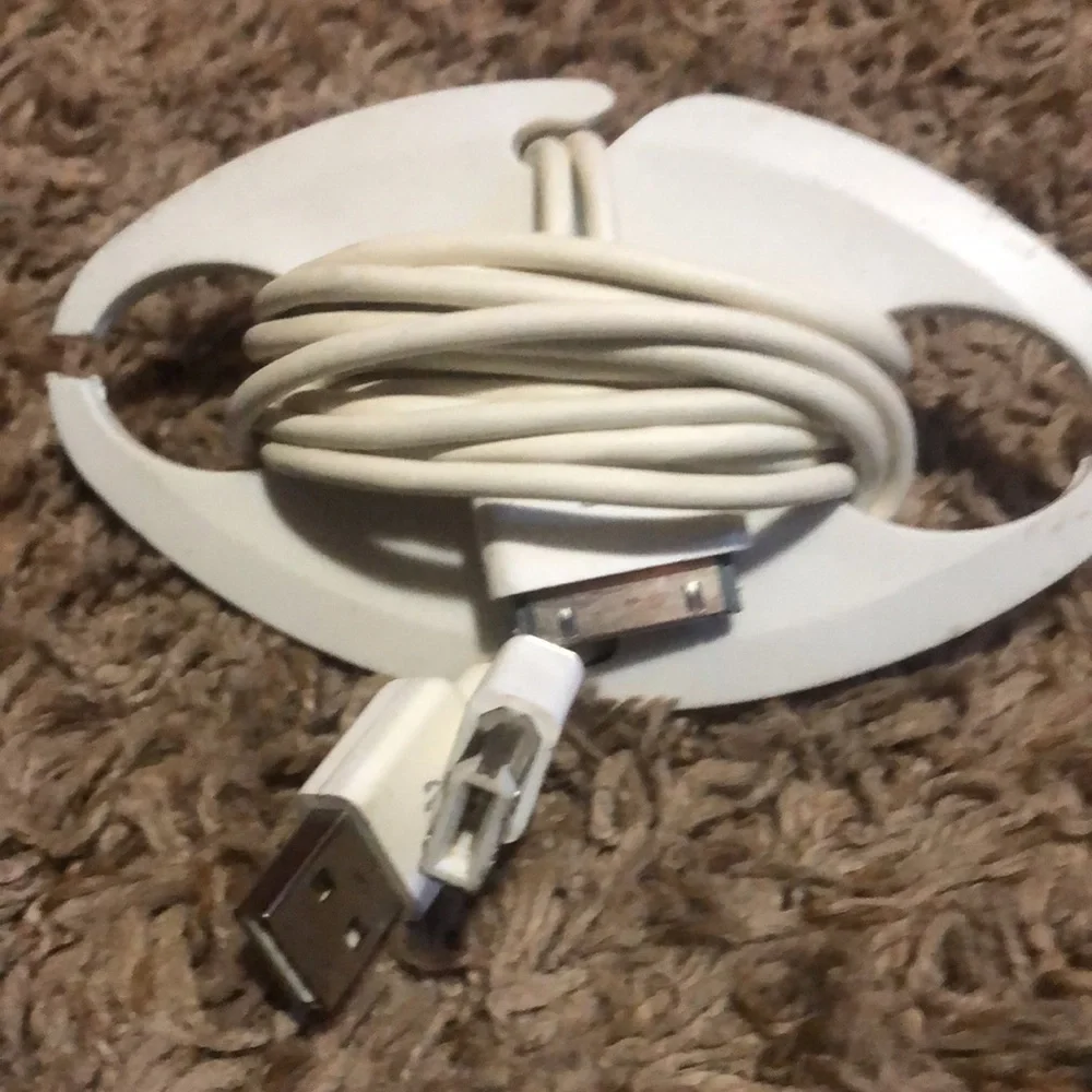 Apple White 30-pin to USB Charging Cable